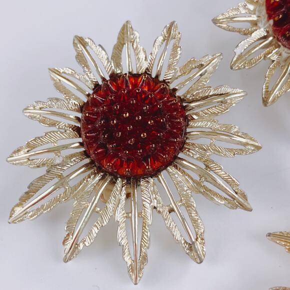 VTG Signed Sarah Coventry Sunflower Brooch Earrings Set Gold Tone 1960s Jewelry - Picture 7 of 12